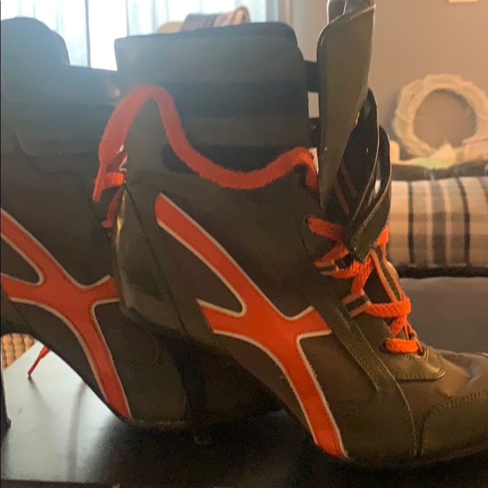 Bumper heels
